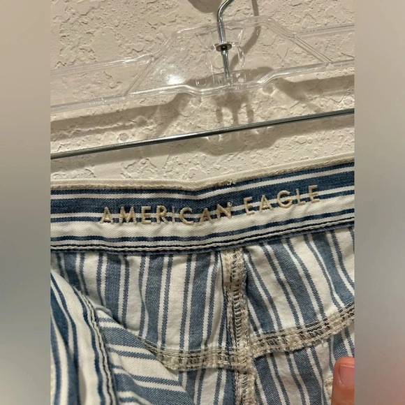 American Eagle Mom Shorts Blue and White Stripe - Picture 4 of 10